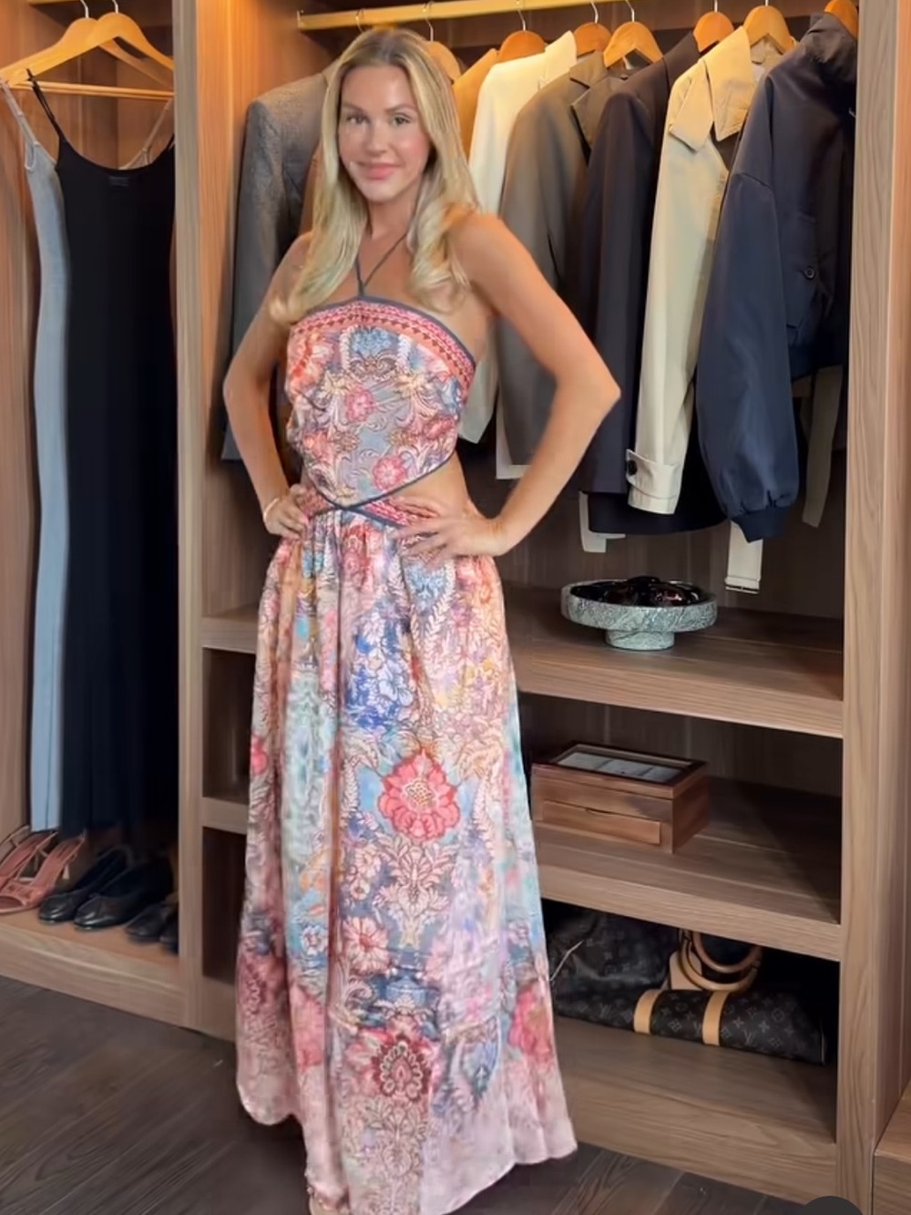 H&M NWT LIGHT ORANGE PAISLEY CUTOUT HALTERNECK DRESS - Picture 9 of 14
